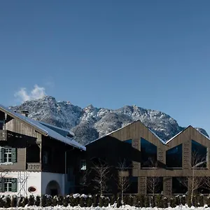 https://quartier-lodges.com-bavaria.com