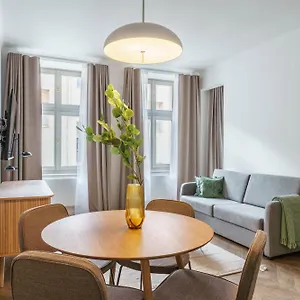 Aparthotel Limehome Halkova Praga